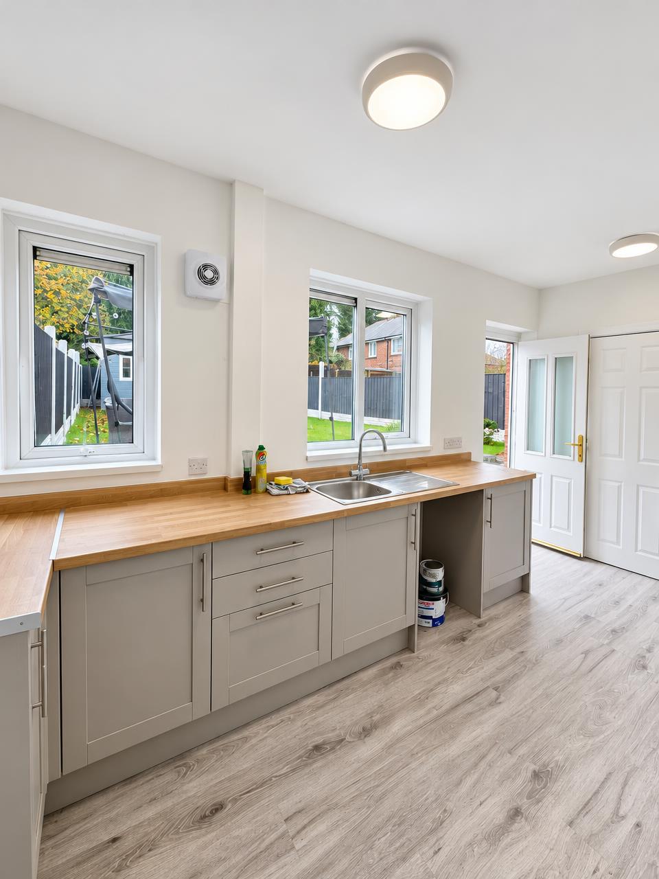 Void kitchen at handover